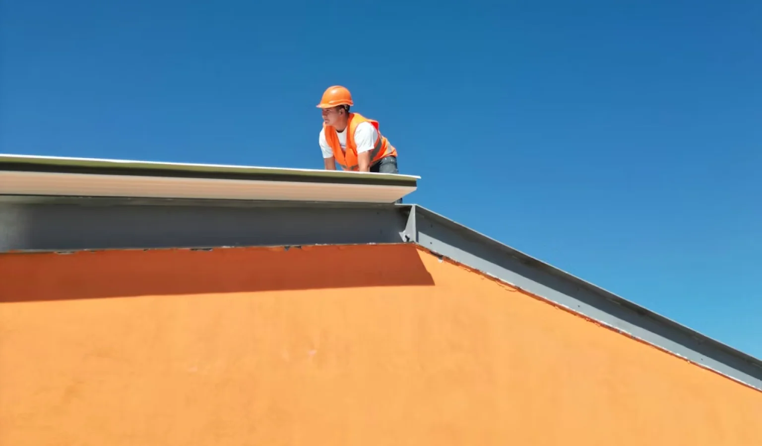 How Cool Roofing Saves Energy in Hot Climates